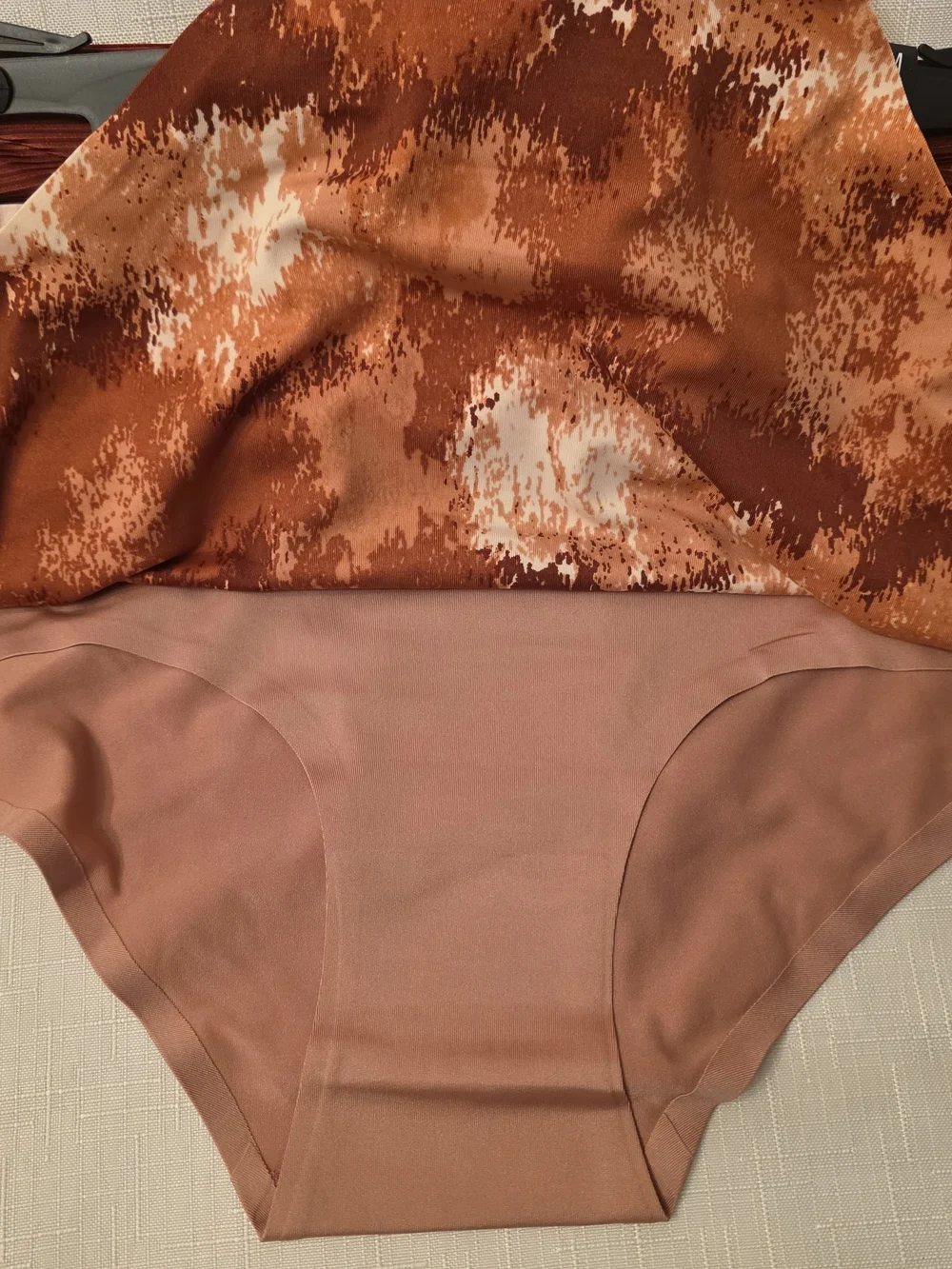 Tahari Women’s 4-Pack Laser Cut Hipster Underwear – Rust/Brown/Blush